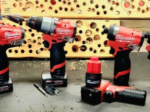 Best Milwaukee 12v/18v Cordless Drill Driver [10 Great Options]