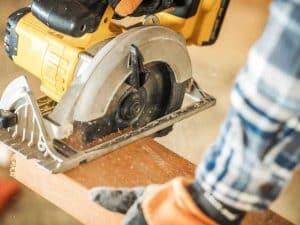 DeWalt vs Milwaukee Cordless Circular Saw [Difference You Should Know]
