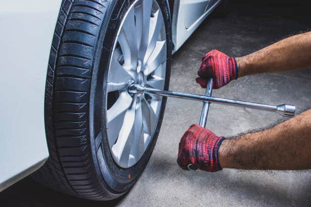 How to Loosen Over Tighten Lug Nuts on Tire