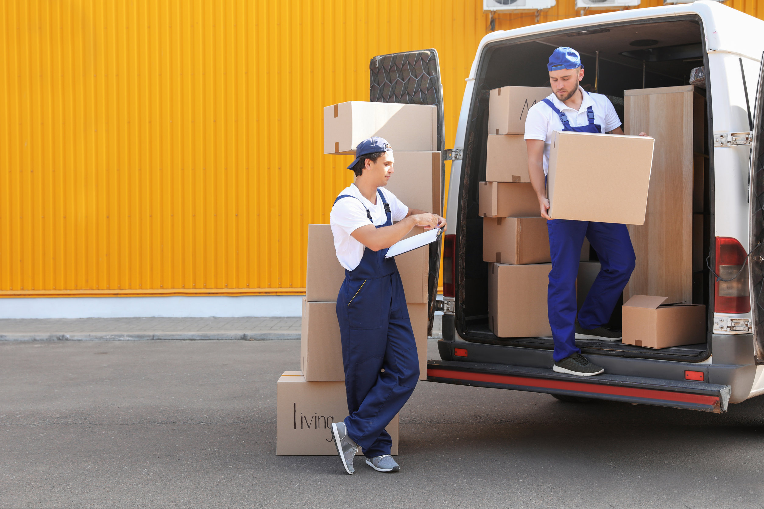Eight Mistakes People Make When Hiring a Moving Company